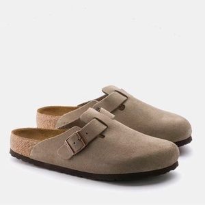 NWT Birkenstock clogs taupe suede size 37.